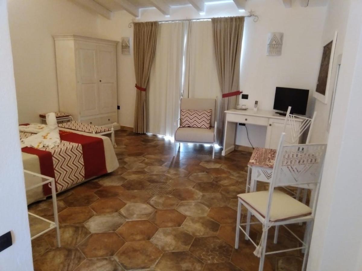 Hotel Tre Lune Villasimius Exterior photo