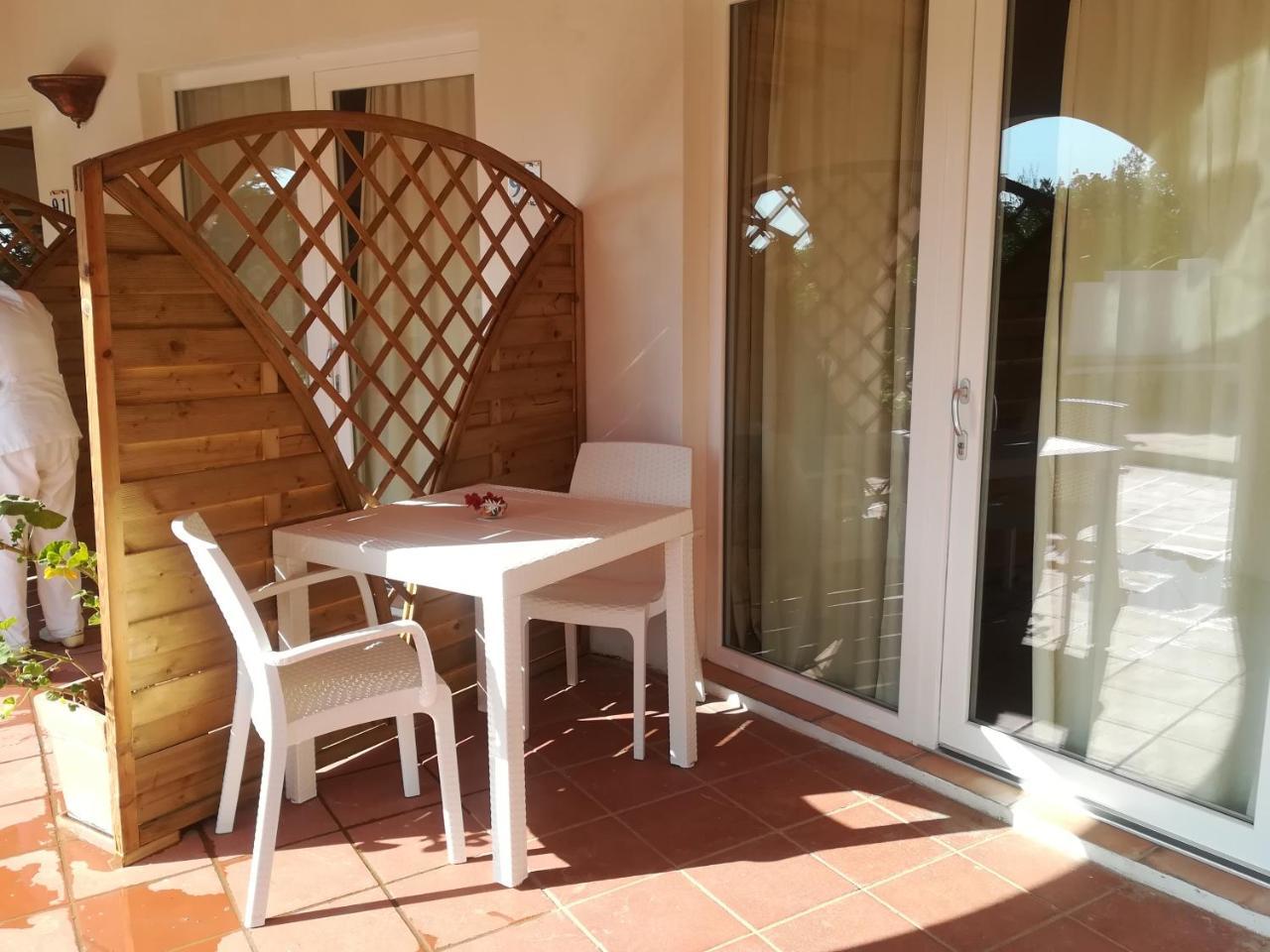 Hotel Tre Lune Villasimius Exterior photo