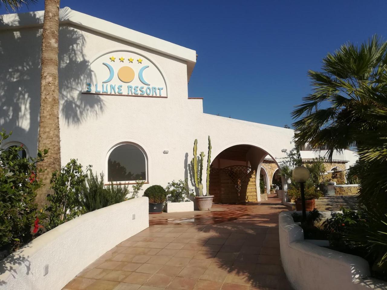 Hotel Tre Lune Villasimius Exterior photo