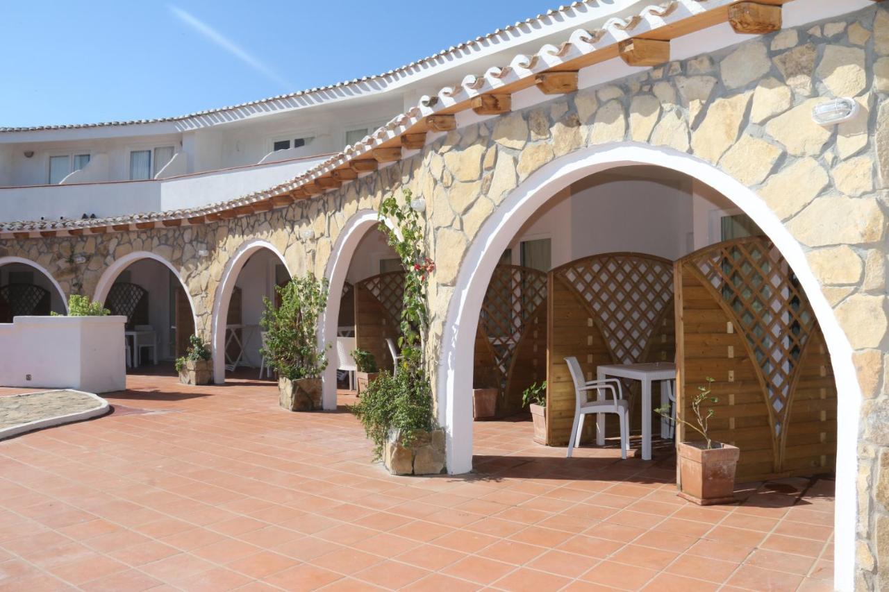 Hotel Tre Lune Villasimius Exterior photo