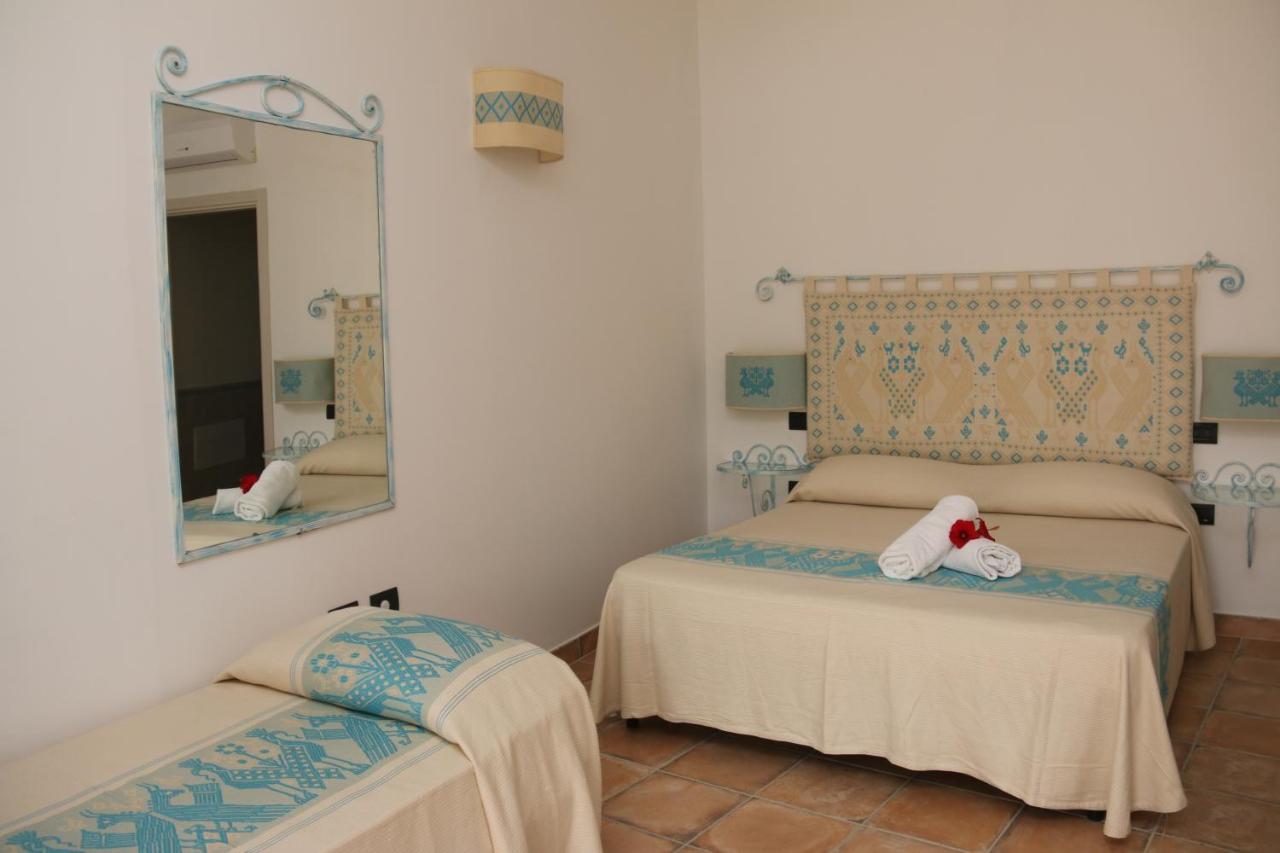 Hotel Tre Lune Villasimius Exterior photo