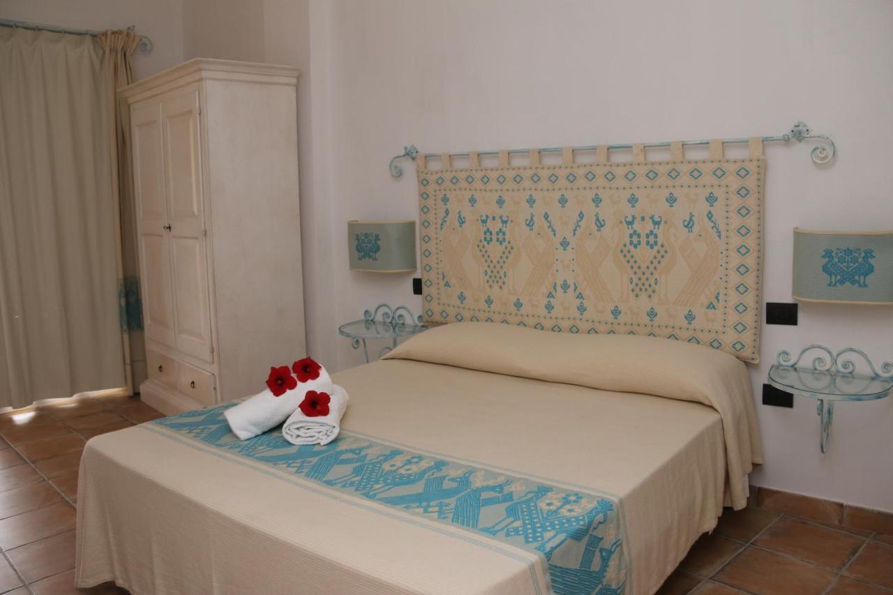 Hotel Tre Lune Villasimius Exterior photo