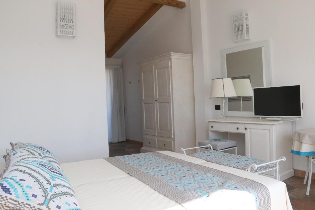 Hotel Tre Lune Villasimius Exterior photo