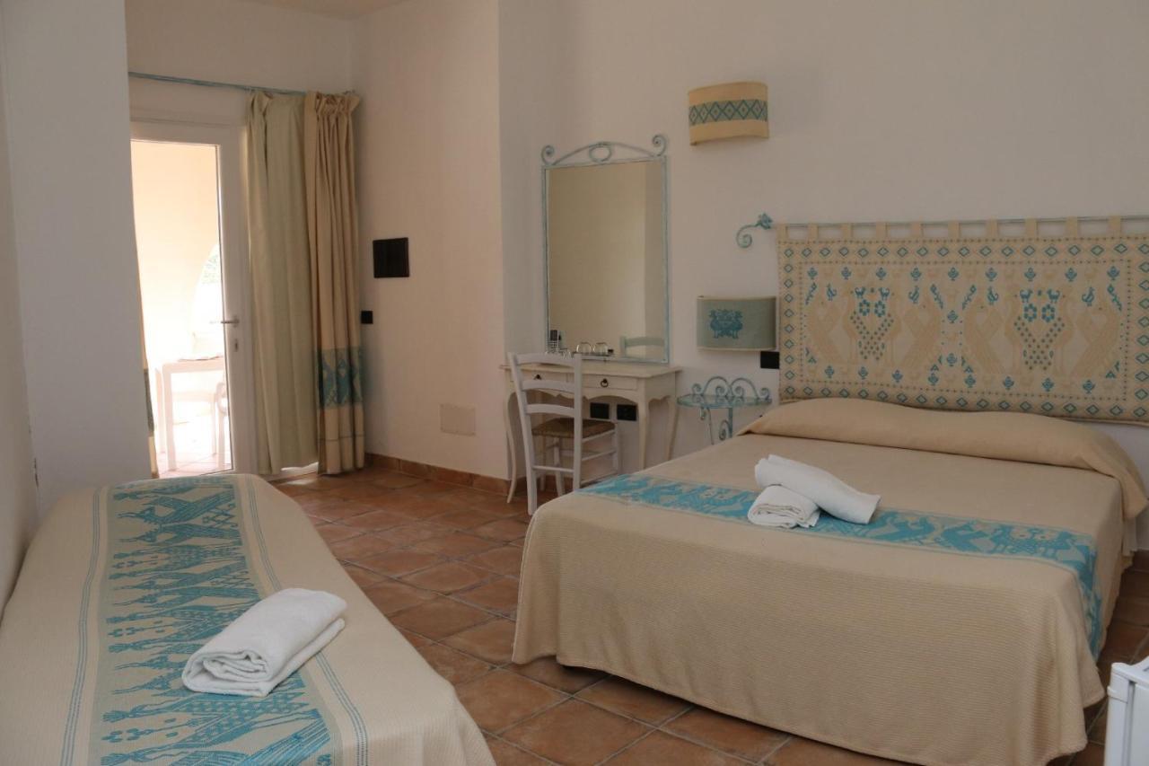 Hotel Tre Lune Villasimius Exterior photo