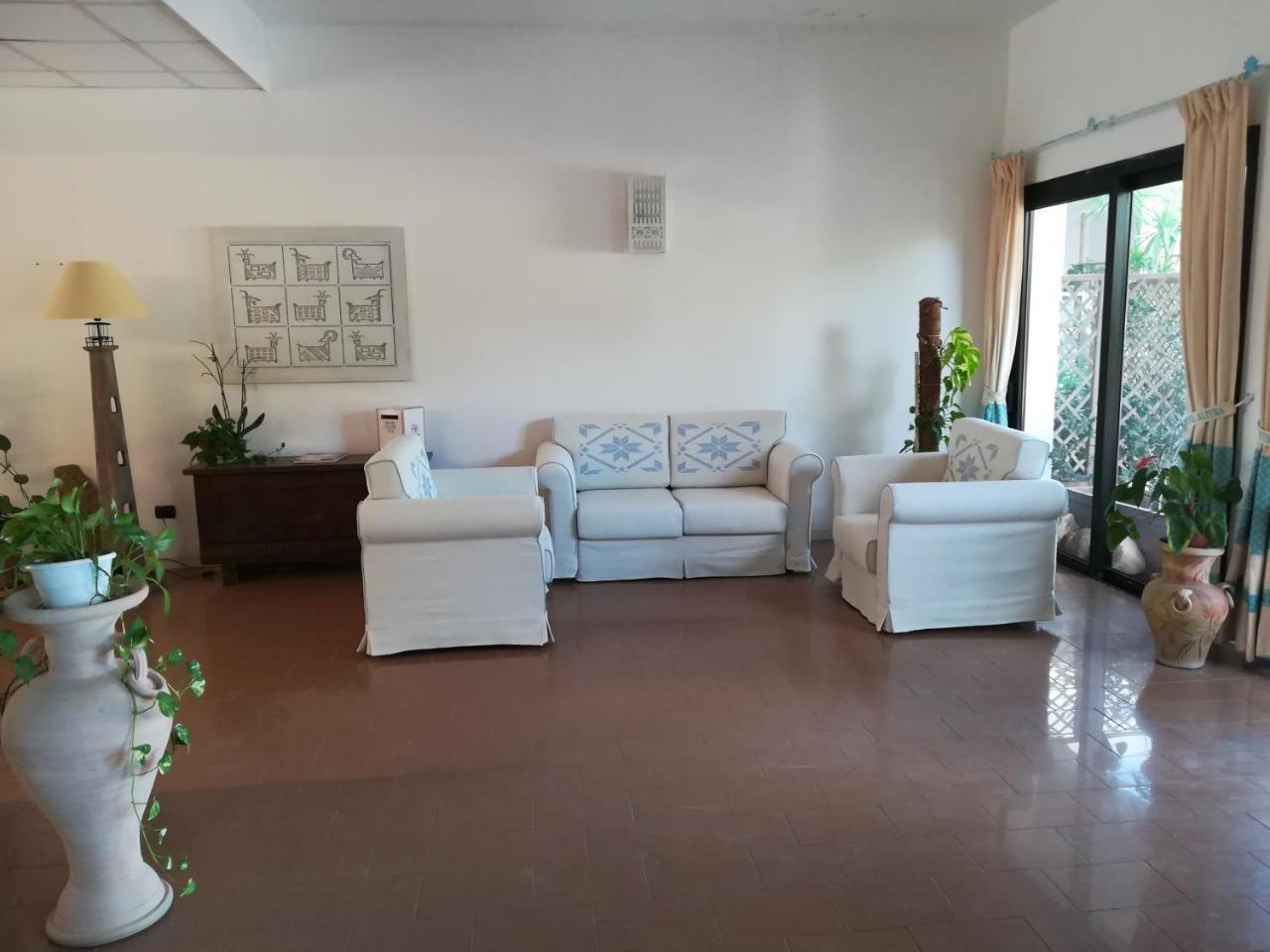 Hotel Tre Lune Villasimius Exterior photo